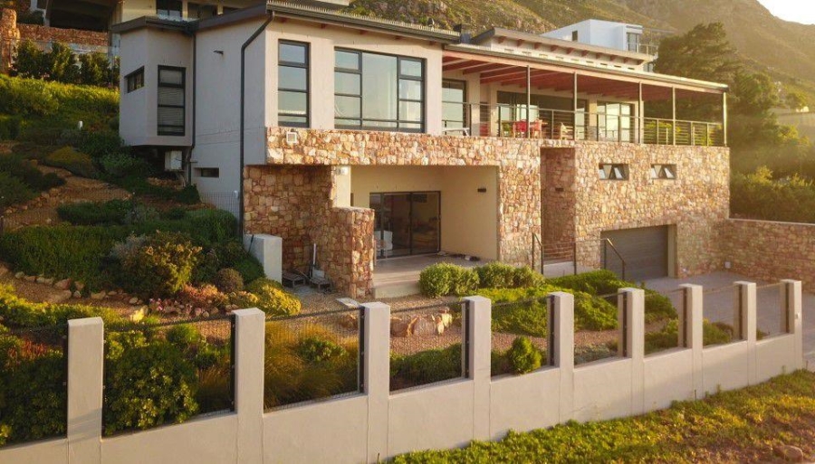 4 Bedroom Property for Sale in Gordon Heights Western Cape